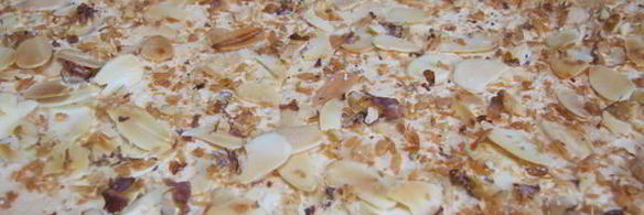 меренговый рулет с клубникой