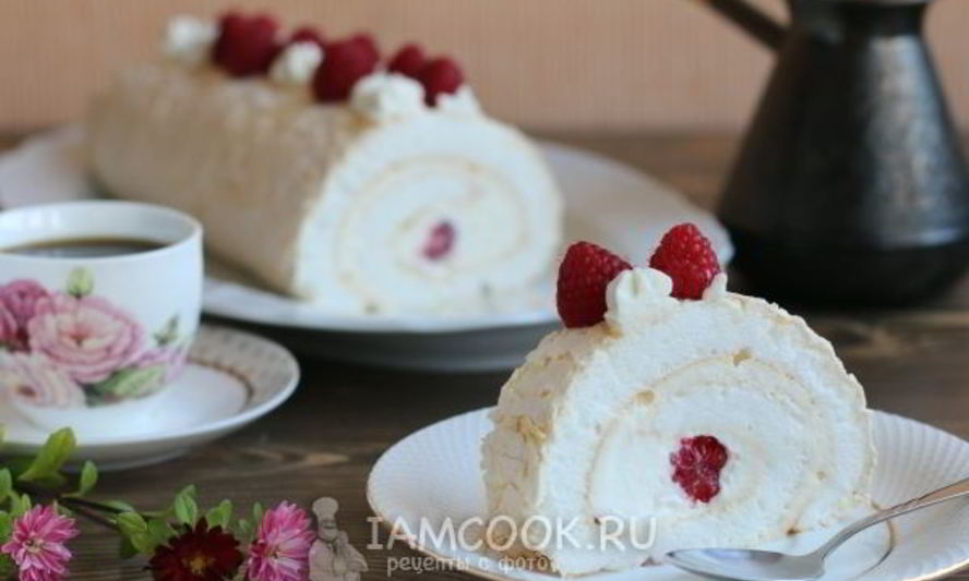 Рецепт меренгового рулета с малиной