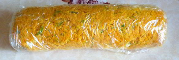 морковный рулет с сырной начинкой