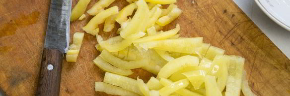 мясной рулет с грибами и вялеными помидорами