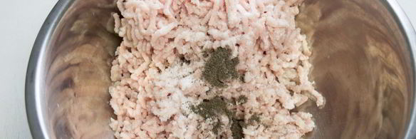 мясной рулет с грибами и вялеными помидорами