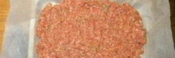 мясной рулет с вареными яйцами