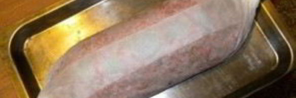 мясной рулет с вареными яйцами