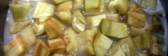 необычный сладкий рулет с баклажанами и петрушкой