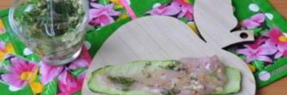 нежные рулетики из кабачков с куриным филе