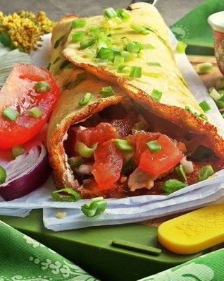 Омлетный рулет с начинкой