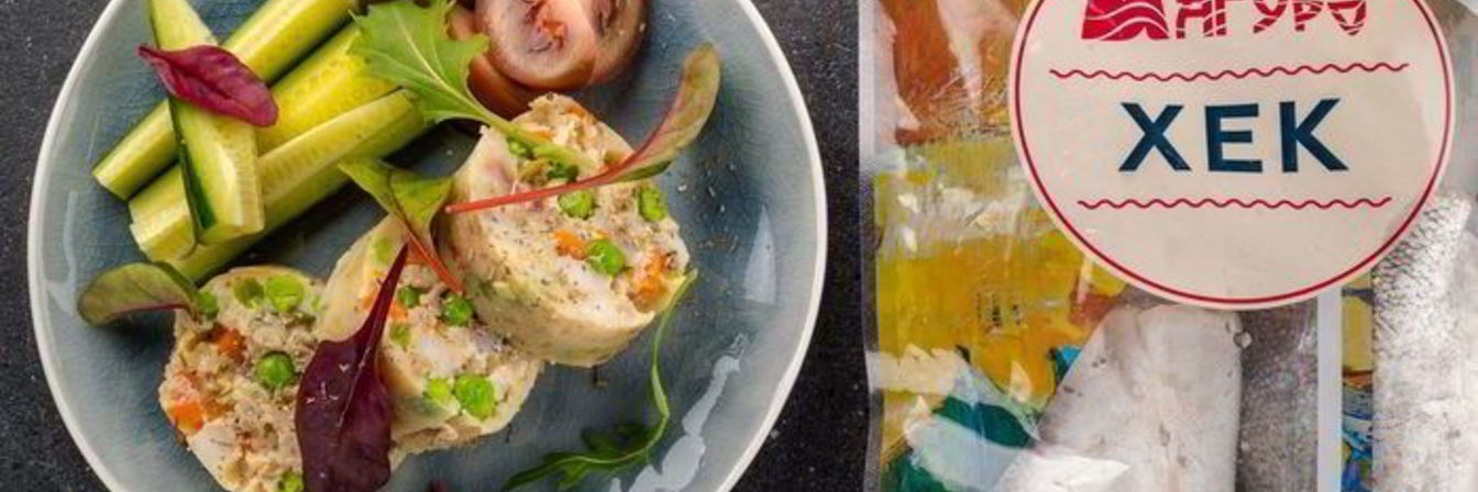 Паровой рулет с хеком и овощами