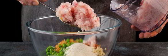 паровой рулет с хеком и овощами