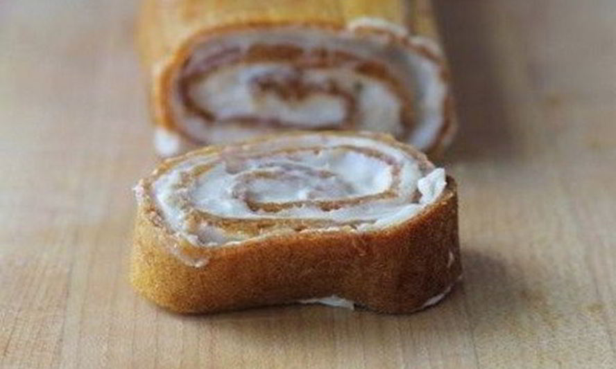 Рецепт рулета из фруктовой кожи со сливочным сыром