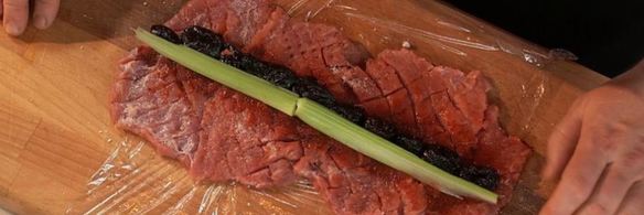 рулет из говядины с белым пюре