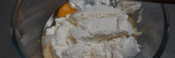 рулет из индейки с рикоттой под соусом сабайон