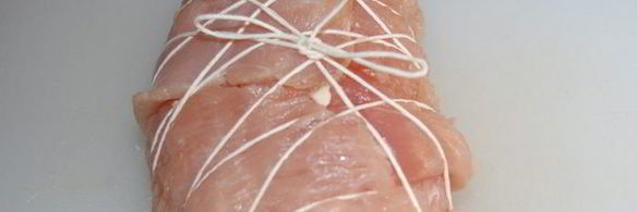 рулет из индейки с рикоттой под соусом сабайон