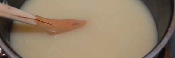 рулет из индейки с рикоттой под соусом сабайон