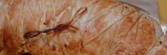 рулет из индейки с рикоттой под соусом сабайон