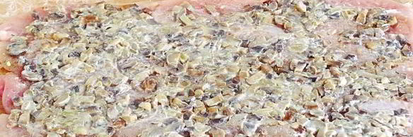 рулет из курицы и грибов в слоеном тесте