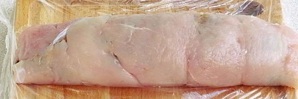 рулет из курицы и грибов в слоеном тесте