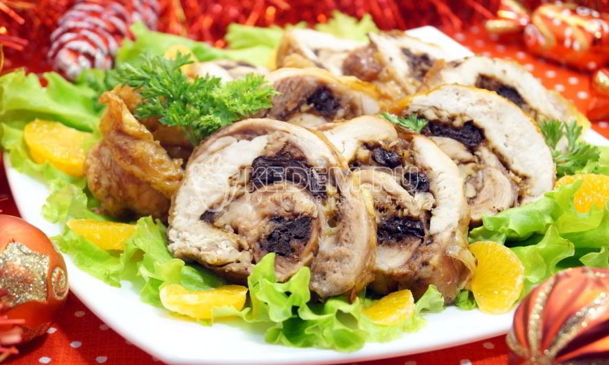 Рецепт рулета из курицы с черносливом