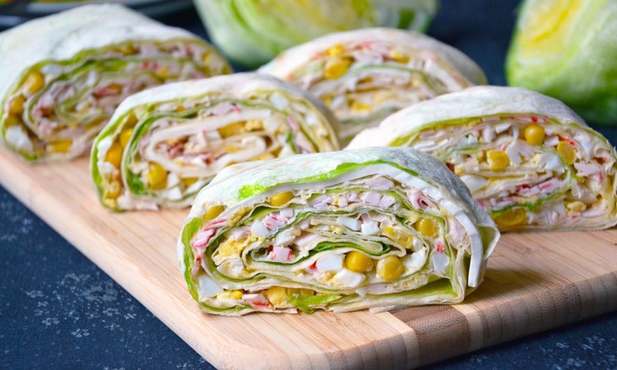 Рецепт рулета из лаваша с крабовыми палочками и фетой