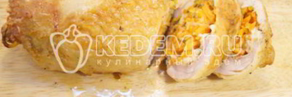 рулет из окорочка с морковью по-корейски