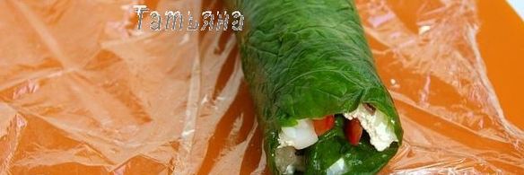 рулет из шпината с рисом и морепродуктами