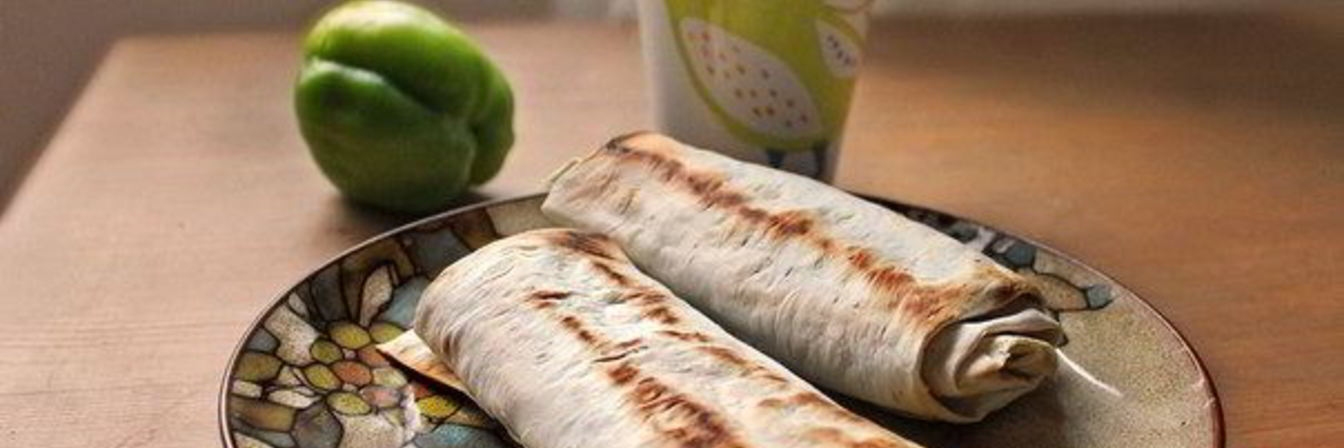 Рулет из сулугуни с зеленью