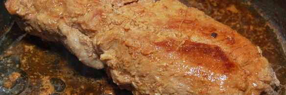 рулет из телятины с шампиньонами, ветчиной и моцареллой