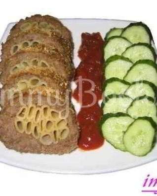 Рулет мясной с фаршем и макаронами