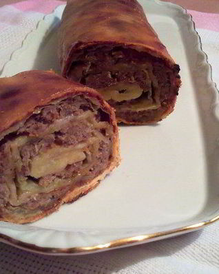 Рулет с капустой и мясом