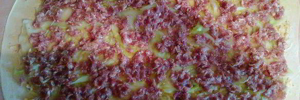 рулет с капустой и мясом