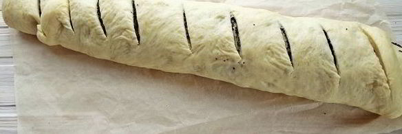 рулет с маком из дрожжевого теста