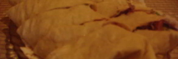 рулет с овощами и копченой грудинкой