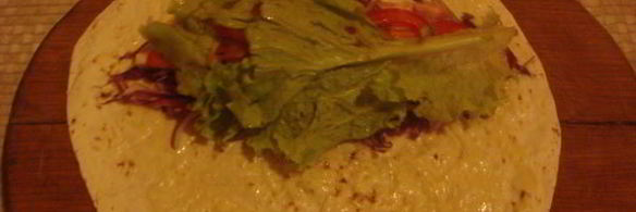 рулет с овощами и копченой грудинкой