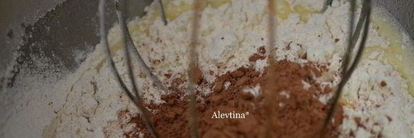 рулет шоколадный с арахисовой пастой