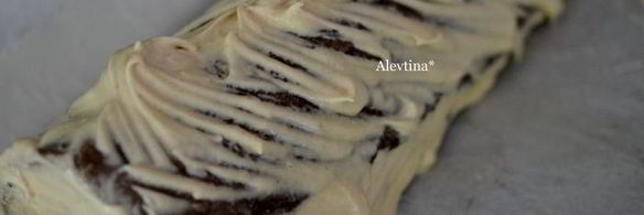 рулет шоколадный с арахисовой пастой