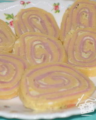 Рулет сырный с ветчиной и фетой