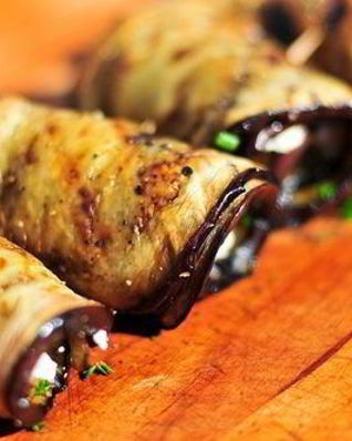 Рулетики из баклажанов с орехами