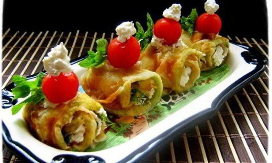 Рецепт рулетиков из кабачков, мягкого сыра и чеснока