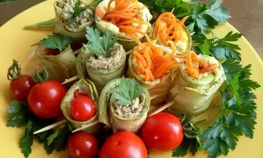 Рецепт рулетиков из кабачков с разными начинками