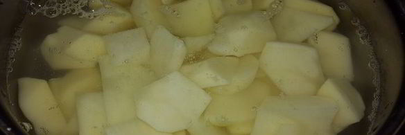 рулетики из курицы со шпинатом и картофельное пюре