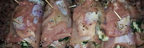 рулетики из курицы со шпинатом и картофельное пюре