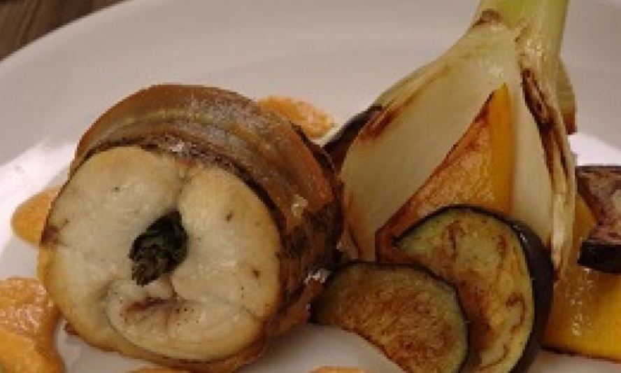 Рецепт рулетиков из щуки с ореховым соусом