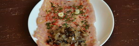 рулетики из свинины с грибами