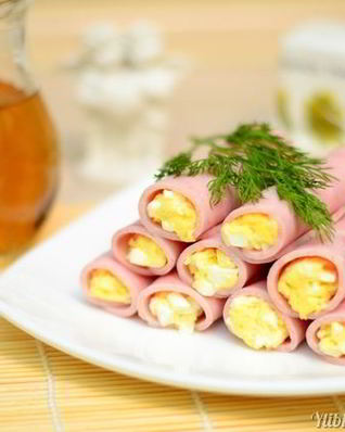 Рулетики из ветчины и сыра