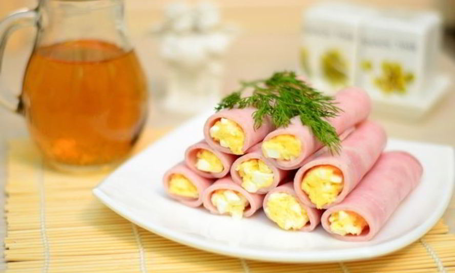 Рецепт рулетиков из ветчины и сыра