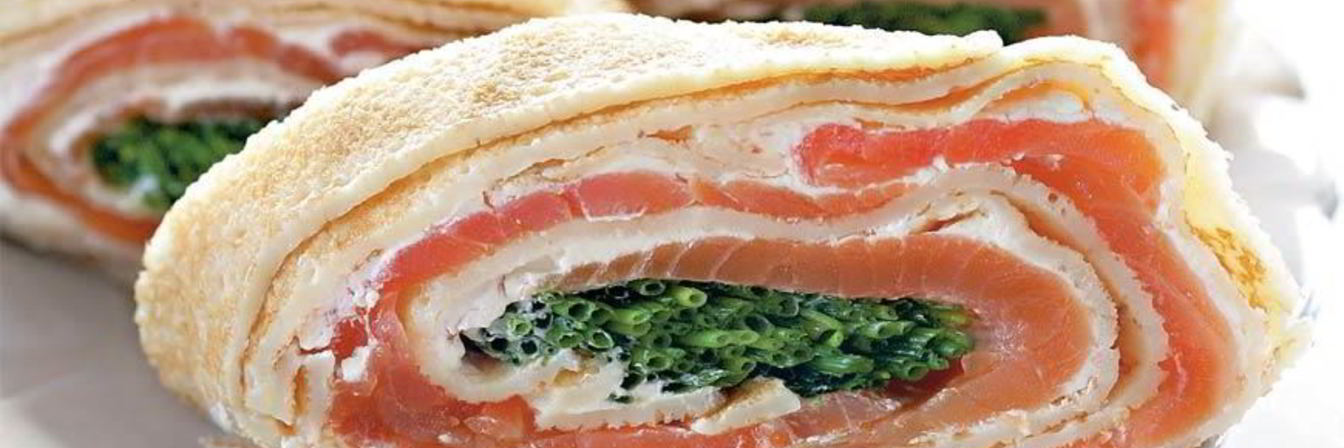 Рулетики с копченым лососем