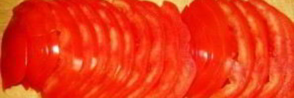 рулеты из баклажанов с помидорами