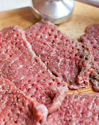 Рулеты из говядины с зеленью