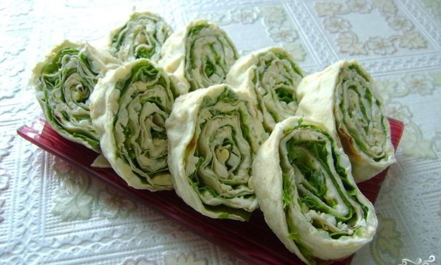 Рецепт рулетов с сыром и чесноком