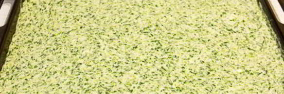 шпинатный рулет с вялеными томатами