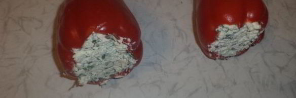 сочный рулет из фарша с фаршированным перцем